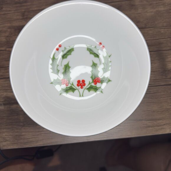 Christmas Holly Berry China Set With Lefton China Christmas Bell Item #7944 - Picture 8 of 9